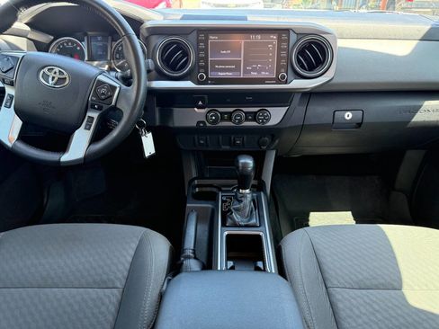 Used 2021 Toyota Tacoma SR5 w/ SR5 Appearance Package (SM) RWD image 9