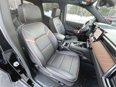 Certified 2024 GMC Canyon AT4 w/ AT4 Premium Package image 28