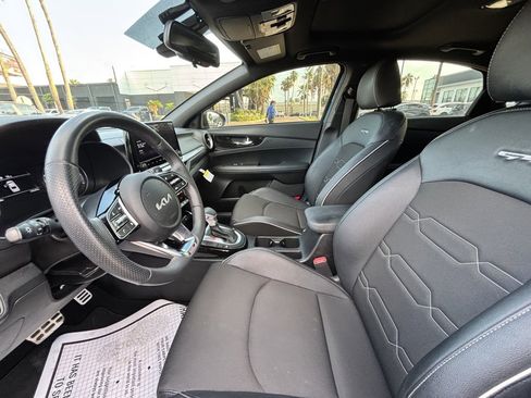 Used 2024 Kia Forte GT-Line w/ GT-Line Premium Package image 12