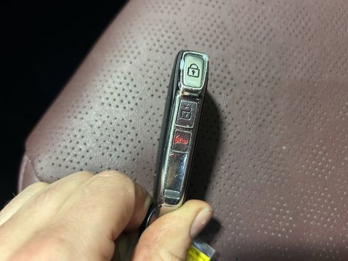 Used 2023 Kia Seltos SX image 28