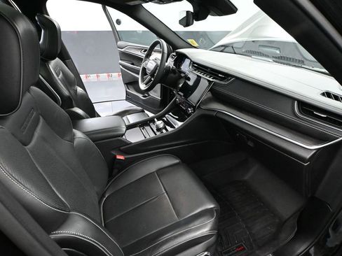 Used 2022 Jeep Grand Cherokee Overland w/ Luxury Tech Group IV image 56