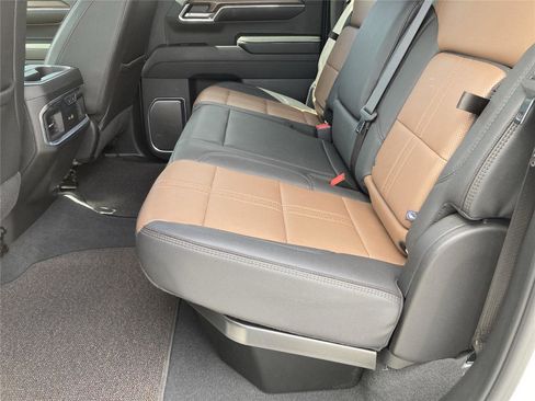 Used 2024 Chevrolet Silverado 1500 High Country w/ Technology Package image 28