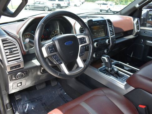 Used 2015 Ford F150 Platinum w/ Equipment Group 701A Luxury AWD/4WD image 10