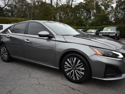 Used 2023 Nissan Altima 2.5 SV image 27