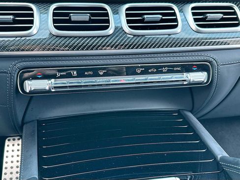 Used 2025 Mercedes-Benz GLS 63 AMG 4MATIC image 16