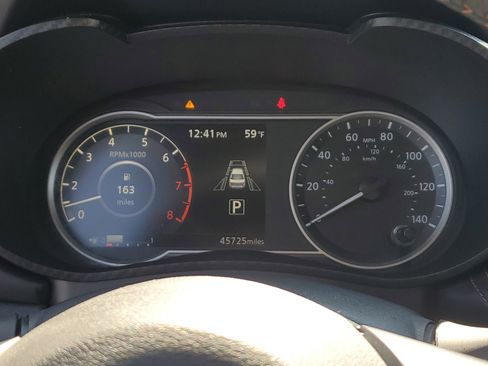 Used 2024 Nissan Versa SR FWD image 28