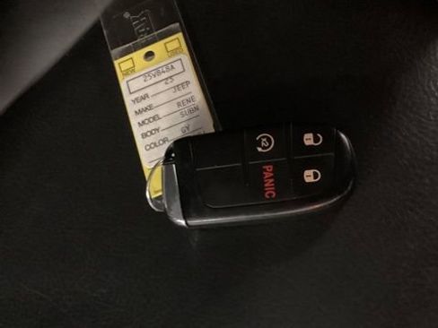 Used 2023 Jeep Renegade Limited image 27