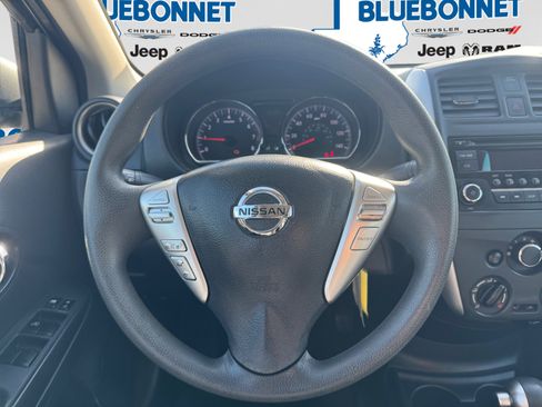 Used 2016 Nissan Versa SV FWD image 13