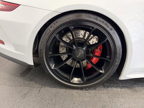 Used 2018 Porsche 911 GT3 image 13