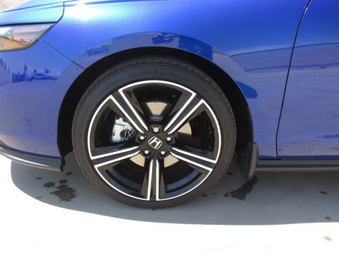 Used 2024 Honda Accord Sport image 4
