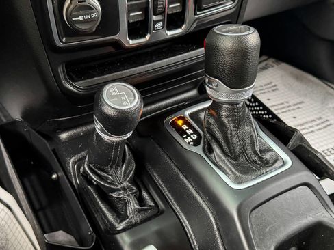 Used 2020 Jeep Gladiator Sport w/ Quick Order Package 24S image 35