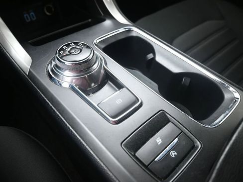 Used 2020 Ford Fusion SE FWD image 29