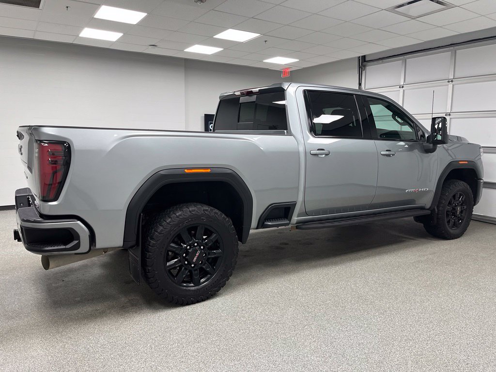 Used 2024 GMC Sierra 2500 AT4 w/ AT4 Preferred Package AWD/4WD image 11