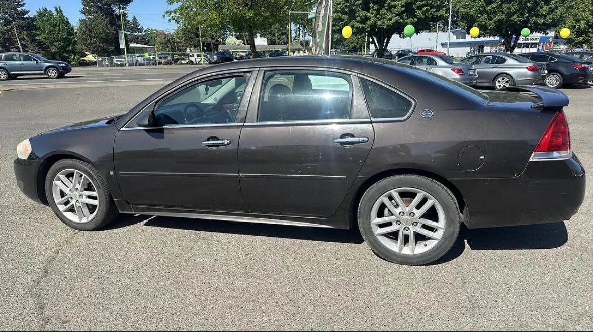 Used 2009 Chevrolet Impala LTZ FWD image 7