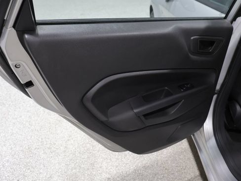 Used 2012 Ford Fiesta SE FWD image 18
