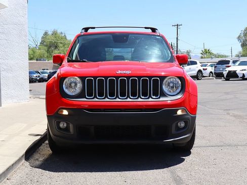 Used 2018 Jeep Renegade Latitude FWD image 16