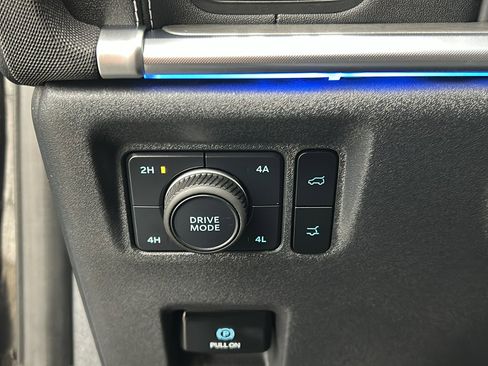 Used 2025 Ford Expedition Platinum w/ Driver's Package image 32