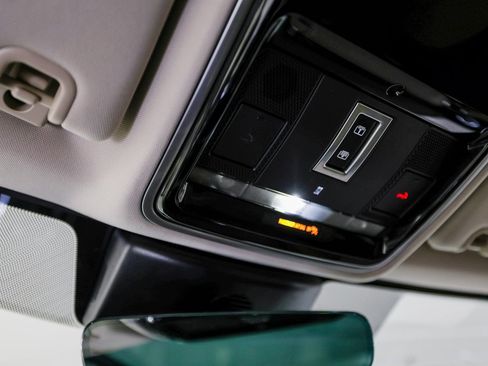 Used 2020 Land Rover Range Rover Sport HSE image 21