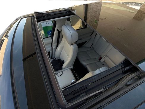 Used 2016 Land Rover Range Rover HSE image 13