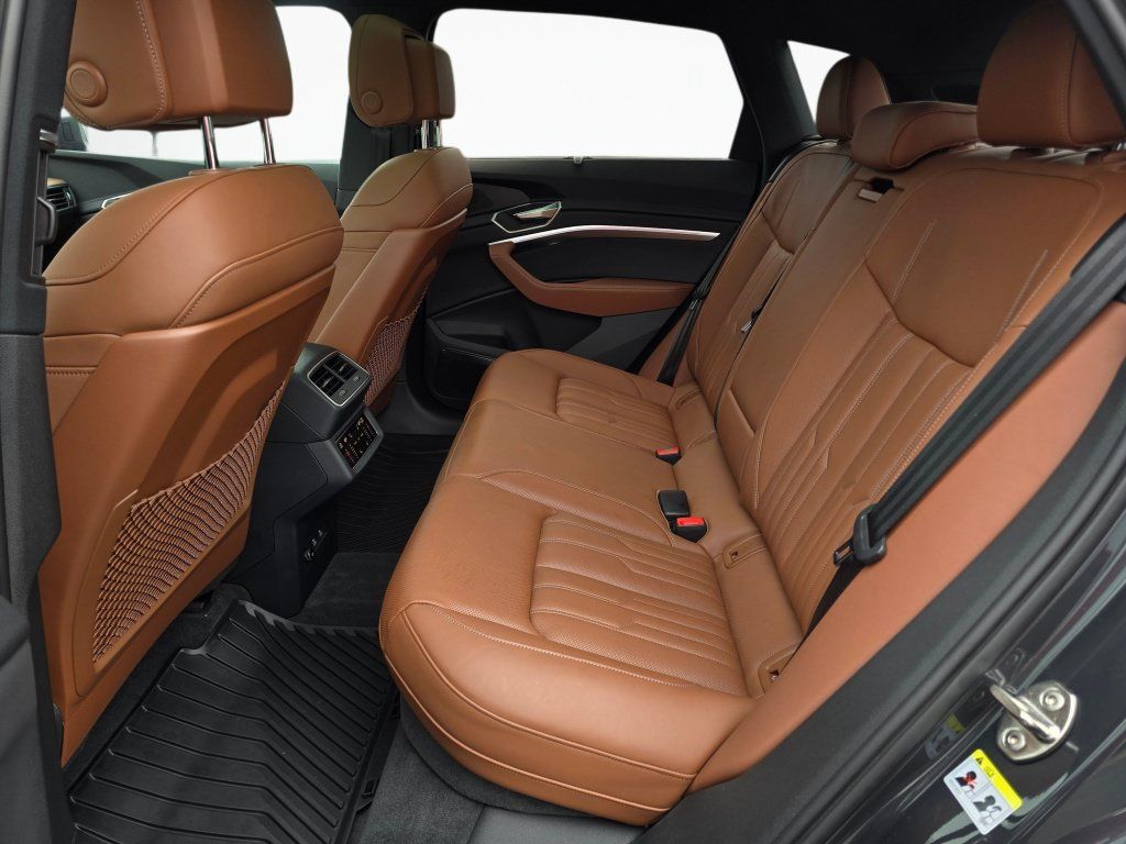 Used 2024 Audi Q8 e-tron Prestige w/ Prestige Package AWD/4WD image 19