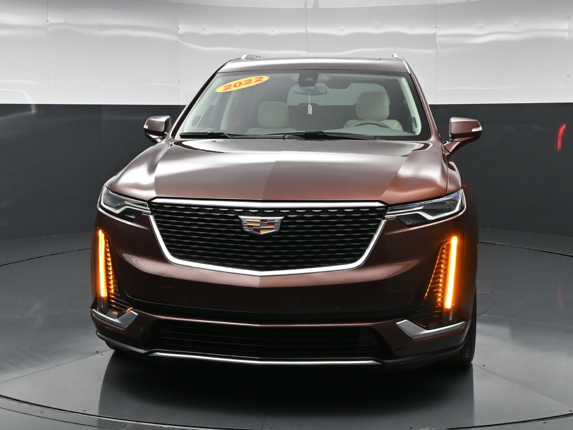 Used 2022 Cadillac XT6 Premium Luxury FWD image 3