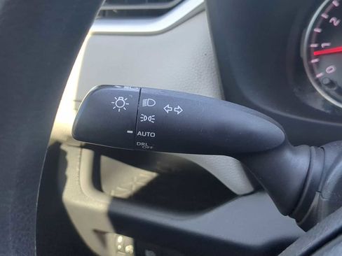 Used 2022 Toyota RAV4 XLE image 27