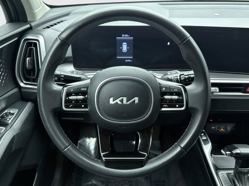 Used 2024 Kia Sorento S image 12