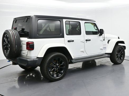Used 2022 Jeep Wrangler Unlimited Sahara AWD/4WD image 7