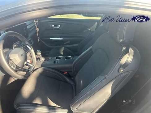 Used 2025 Ford Mustang Coupe RWD image 6