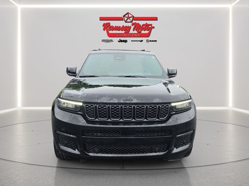 Used 2025 Jeep Grand Cherokee L Summit AWD/4WD image 8