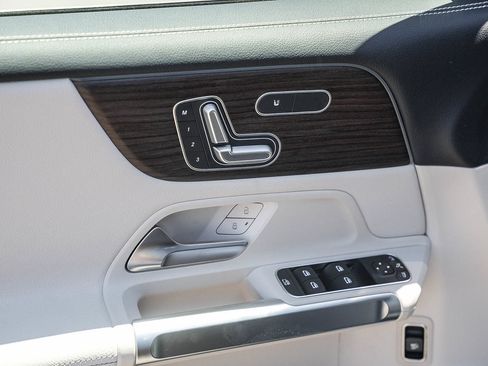 New 2026 Mercedes-Benz GLB 250 4MATIC image 20