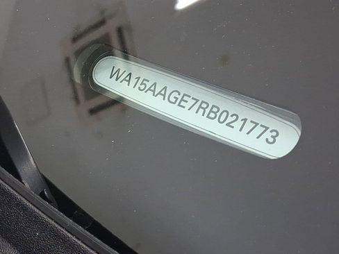 Used 2024 Audi Q8 e-tron Premium Plus w/ Premium Plus Package image 17