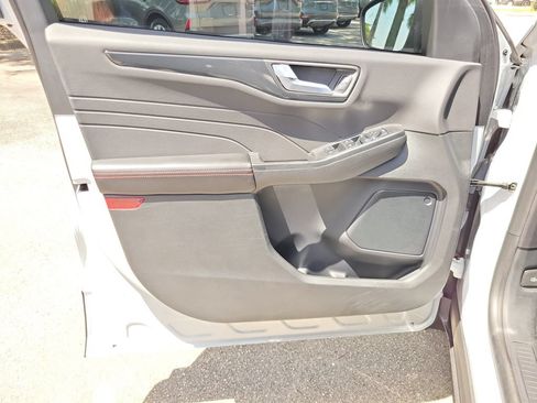 Certified 2025 Ford Escape ST-Line w/ Tech Pack #1 FWD image 15
