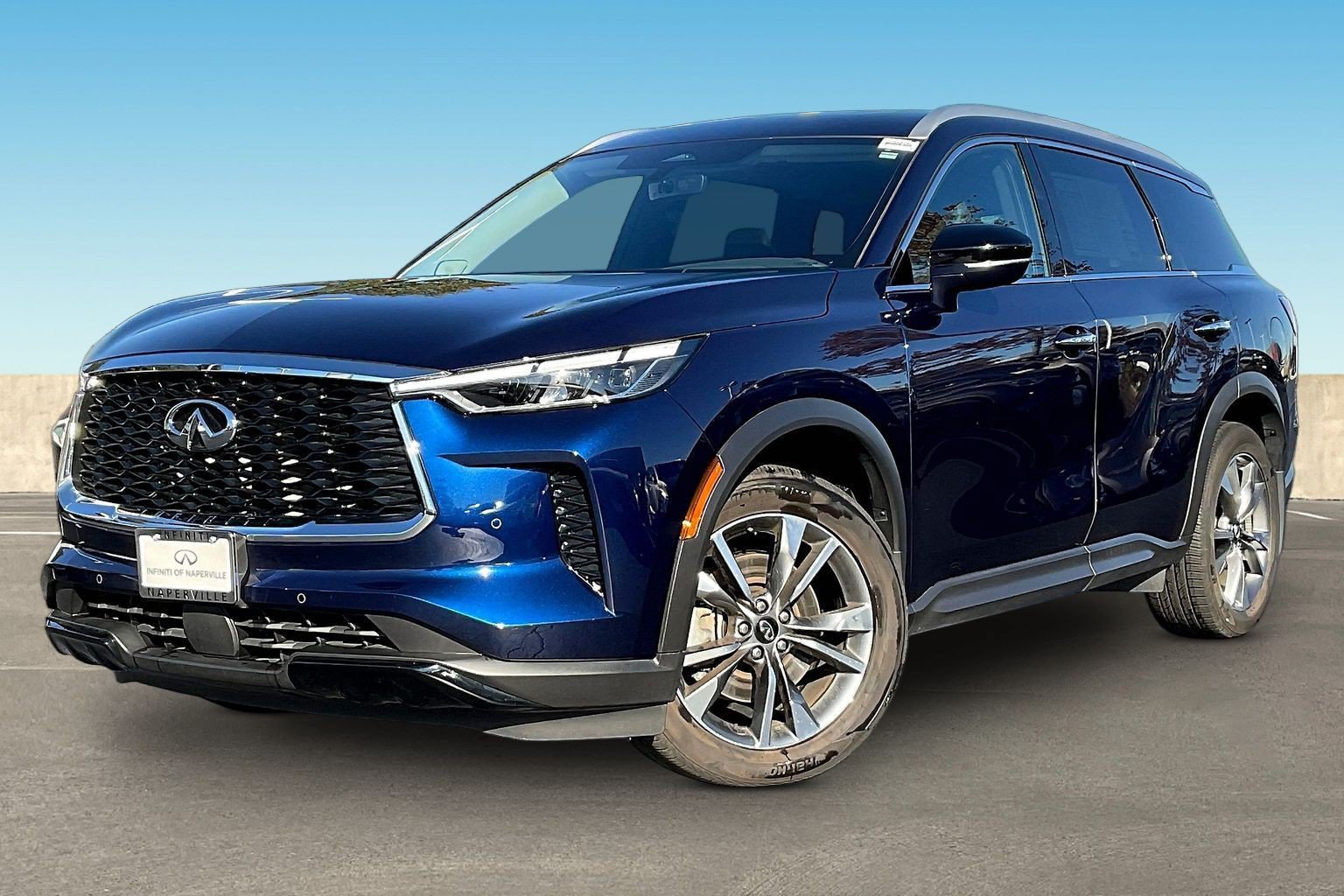 Certified 2023 INFINITI QX60 Luxe w/ Performance Audio Package AWD/4WD image 3