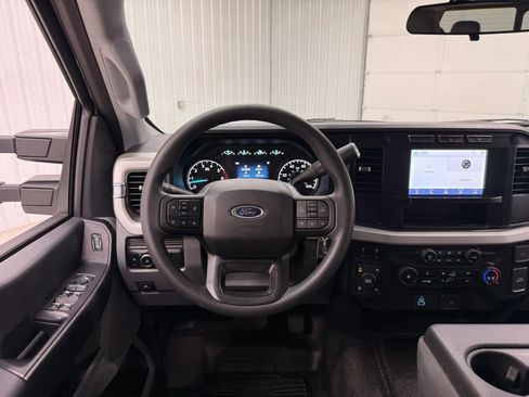 Used 2023 Ford F350 XL w/ Snow Plow/Camper Package AWD/4WD image 18