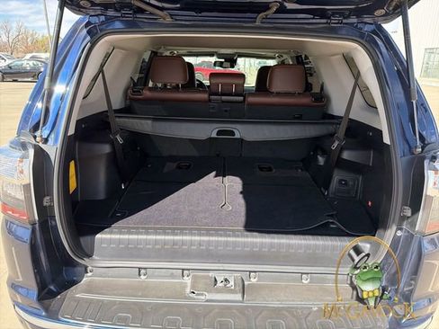 Used 2022 Toyota 4Runner Limited AWD/4WD image 7