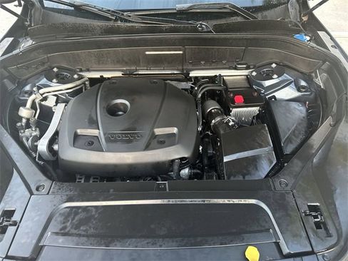 Used 2020 Volvo XC90 T5 Momentum image 18