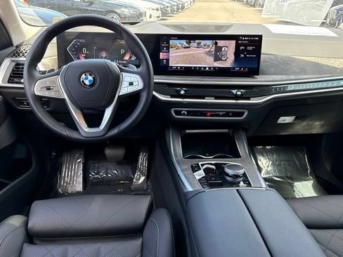 Used 2026 BMW X7 xDrive40i AWD/4WD image 31