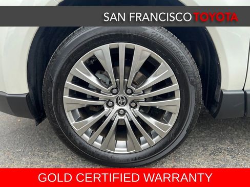 Certified 2022 Toyota Venza Limited AWD/4WD image 9