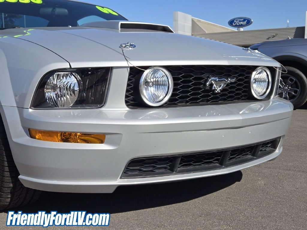 Used 2008 Ford Mustang GT RWD image 8