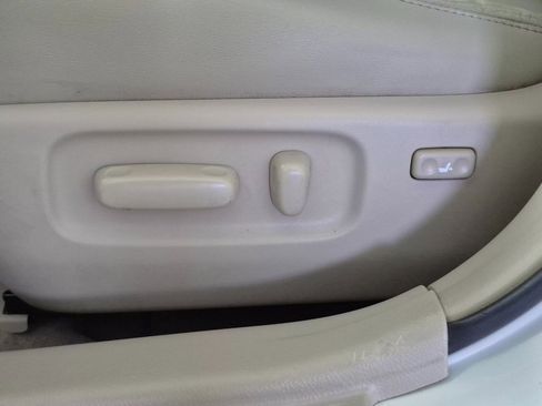 Used 2011 Toyota Avalon image 15