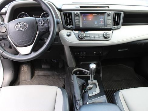 Certified 2016 Toyota RAV4 Limited image 9
