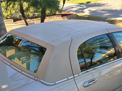 Used 2003 Lincoln Town Car Cartier image 12