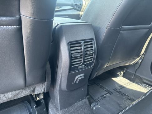 Used 2018 Ford Escape SE w/ SE Sport Appearance Package FWD image 21