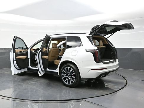 Certified 2025 Cadillac XT6 Sport w/ Platinum Package AWD/4WD image 45