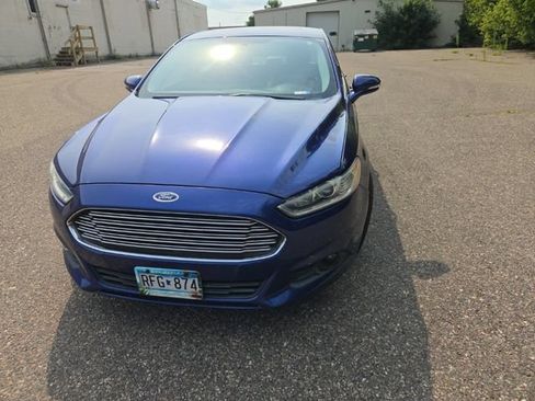 Used 2013 Ford Fusion SE FWD image 2