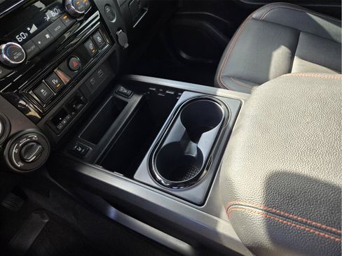Used 2024 Nissan Titan PRO-4X w/ Pro-4x Convenience Package AWD/4WD image 19
