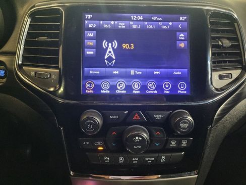 Used 2019 Jeep Grand Cherokee Altitude image 25