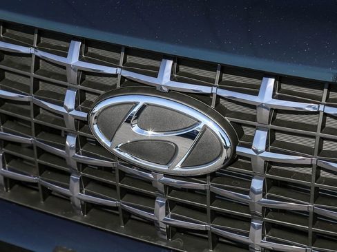 Used 2026 Hyundai Venue SEL image 6