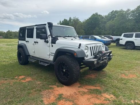 Used 2015 Jeep Wrangler Unlimited Sport w/ Quick Order Package 24S AWD/4WD image 10